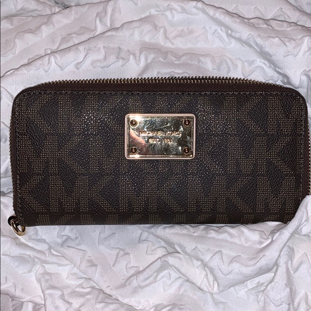 Michael kors wallet